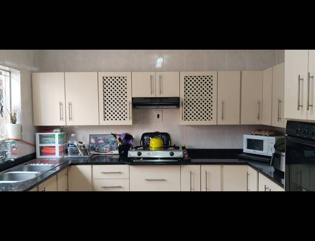 3 BEDROOM TOWNHOUSE FOR SALE IN THREE RIVERS PROPER